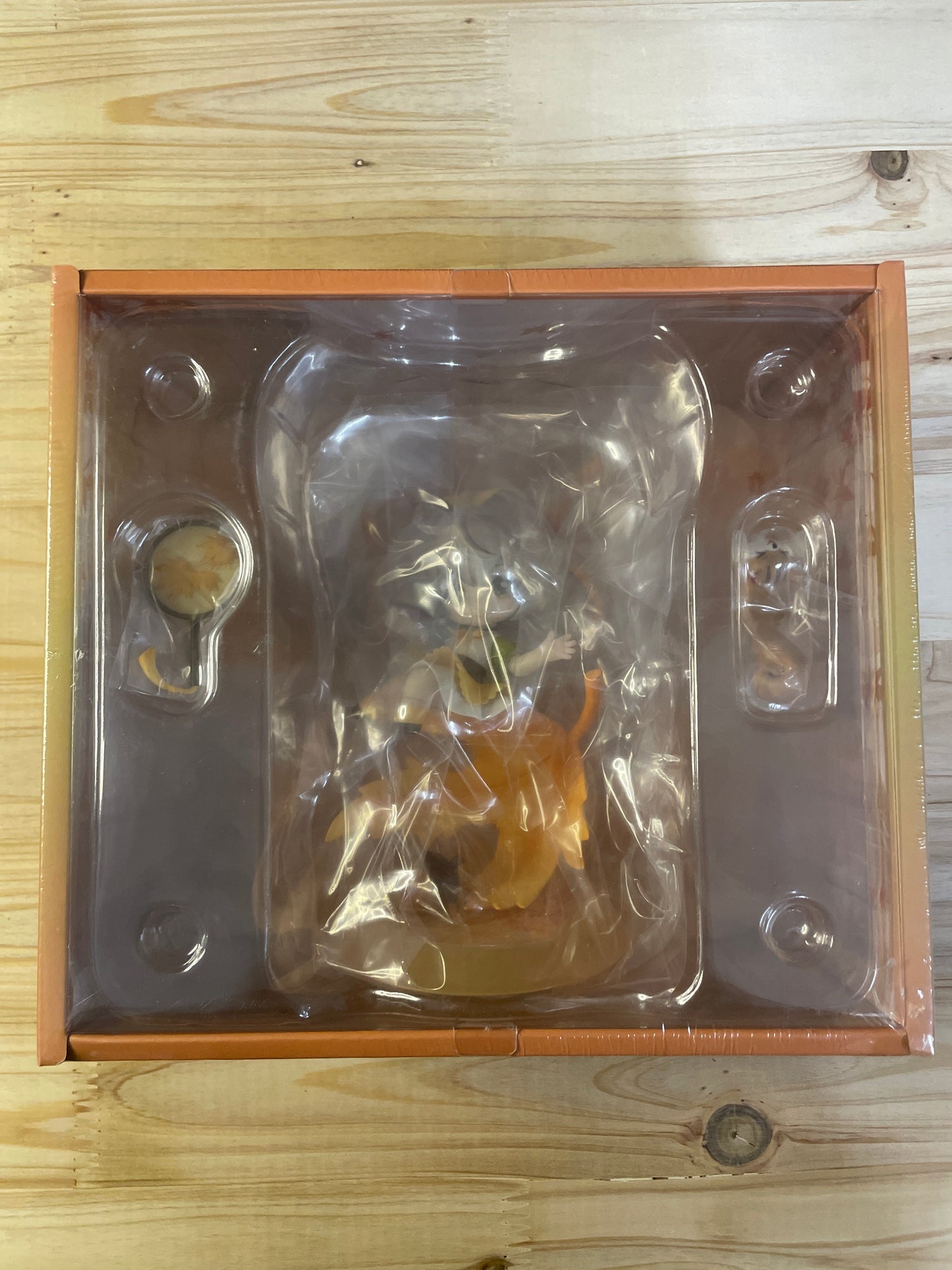 LUOTIANYI Autumn Leaf Chibi Figure