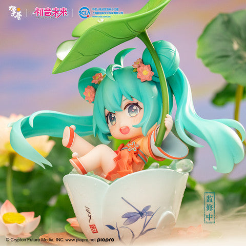 Hatsune Miku Playing in the Lotus Pond Chibi Figure